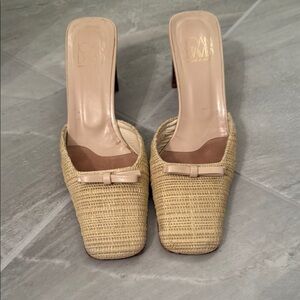 Joan & David Stylish Straw Color Woven Mules Sz 9M